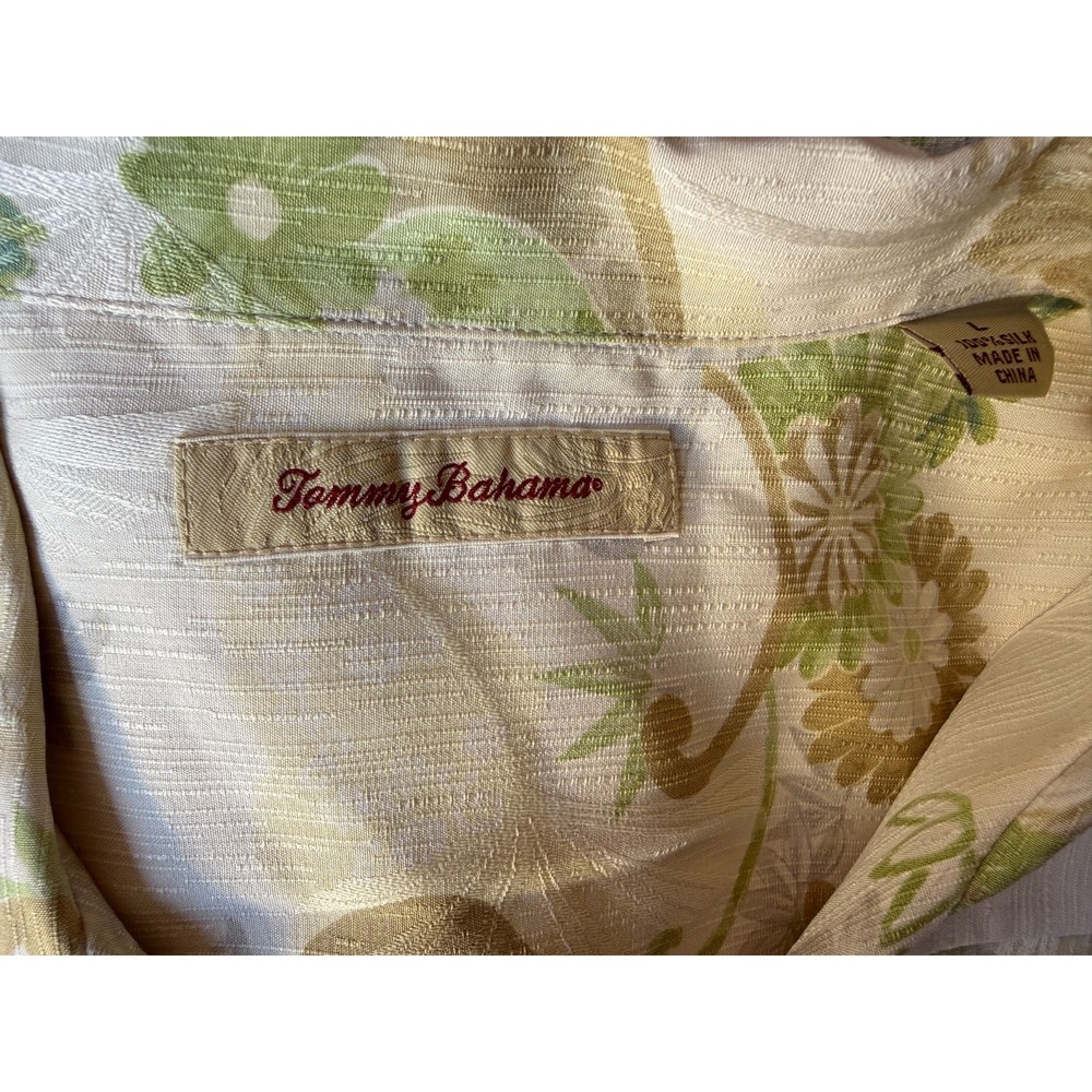 Mens Sz Large Tommy Bahama 100% Silk Hawaiian Green Beige Shirt Floral - Picture 2 of 6